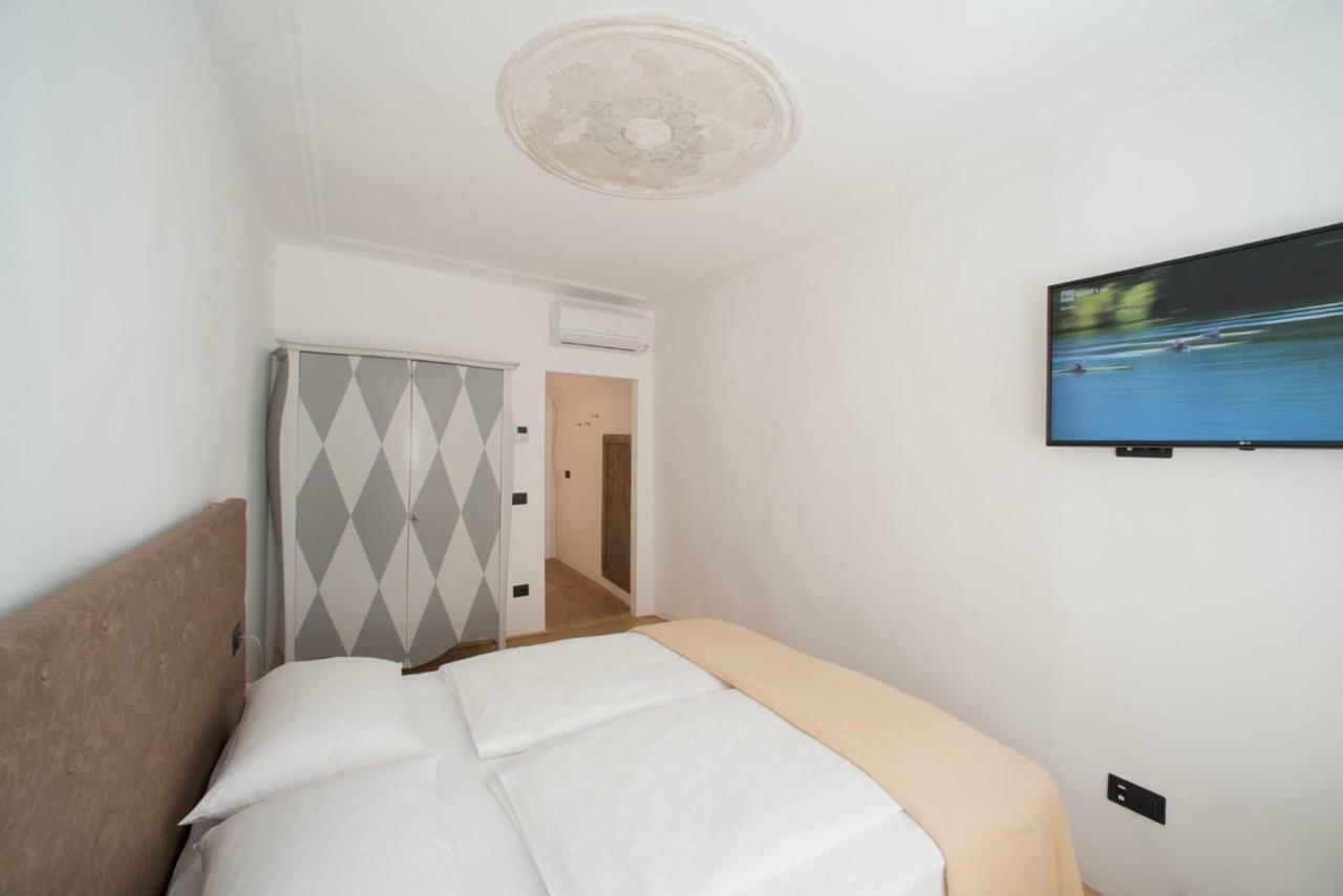 Sir Thomas Bed&More Bolzano Bagian luar foto