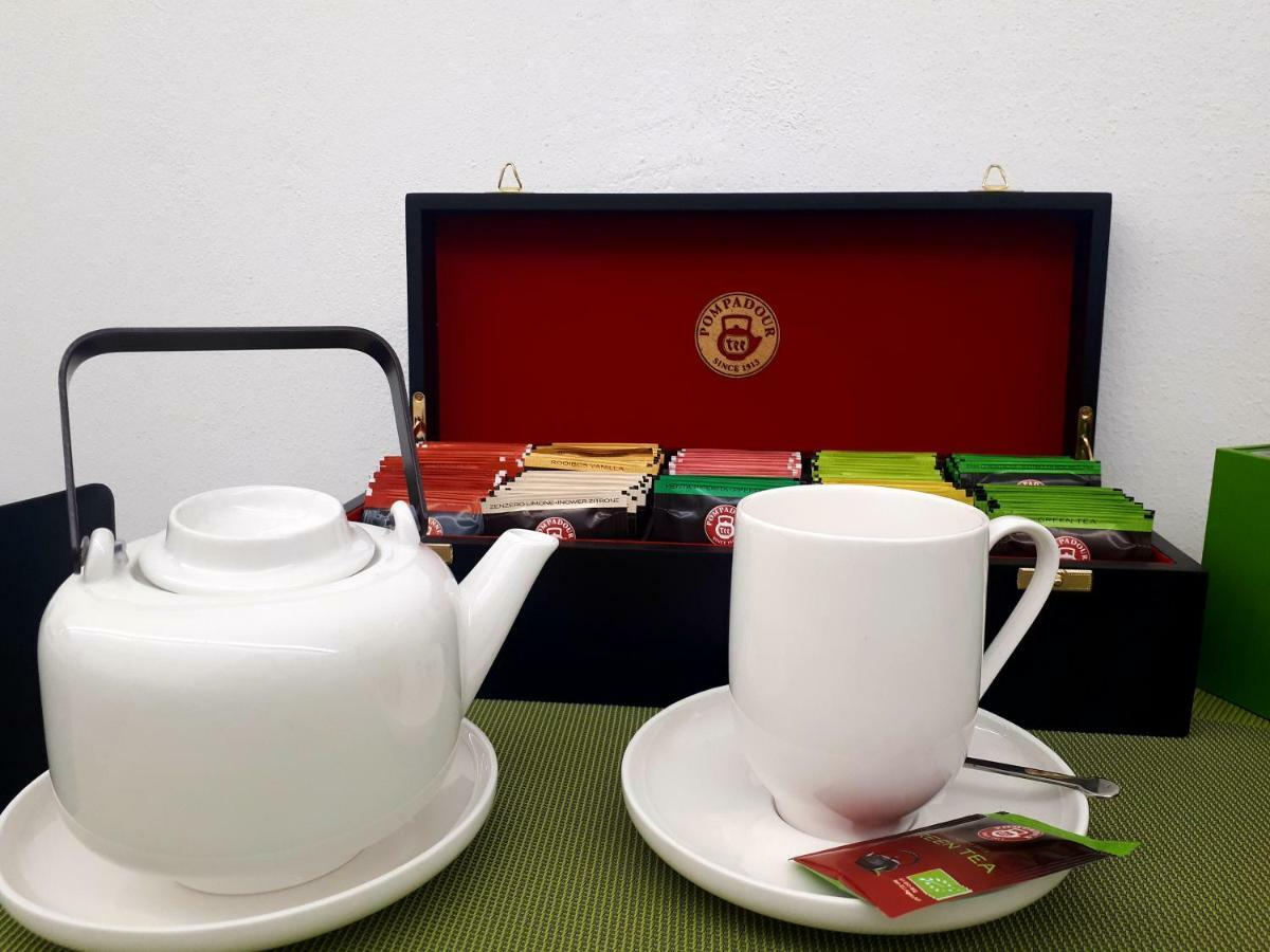 Sir Thomas Bed&More Bolzano Bagian luar foto